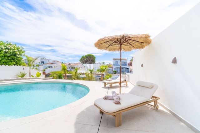 4 quarto Casa em Banda para venda em Empuriabrava, Castelló d'Empúries com piscina garagem - 1 890 000 € (Ref: 10034279)