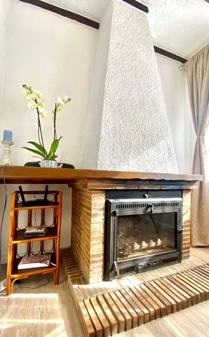 4 bedroom Villa for sale in Roses with garage - € 365,000 (Ref: 10041614)