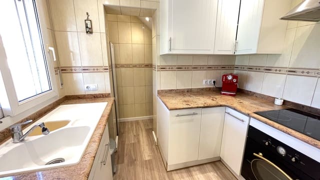 4 bedroom Villa for sale in Roses with garage - € 365,000 (Ref: 10041614)