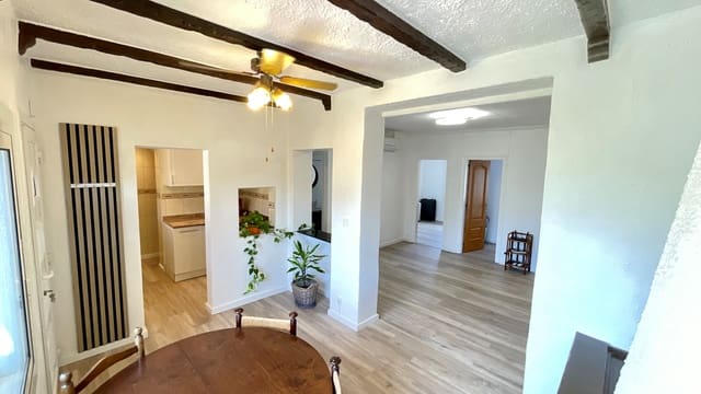 4 bedroom Villa for sale in Roses with garage - € 365,000 (Ref: 10041614)