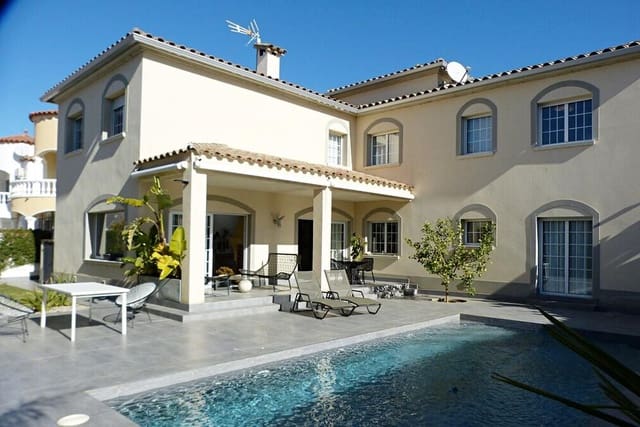 4 camera da letto Casa in vendita in Empuriabrava, Castelló d'Empúries con piscina garage - 1.200.000 € (Rif: 10042334)