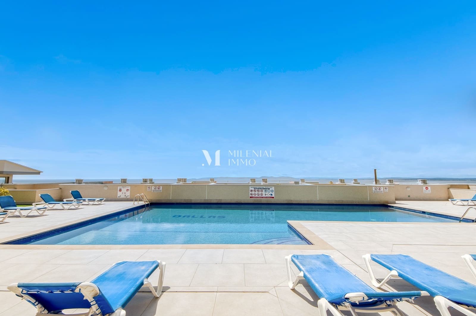 3 bedroom Apartment for sale in Roses with pool garage - € 575,000 (Ref: 10043459)