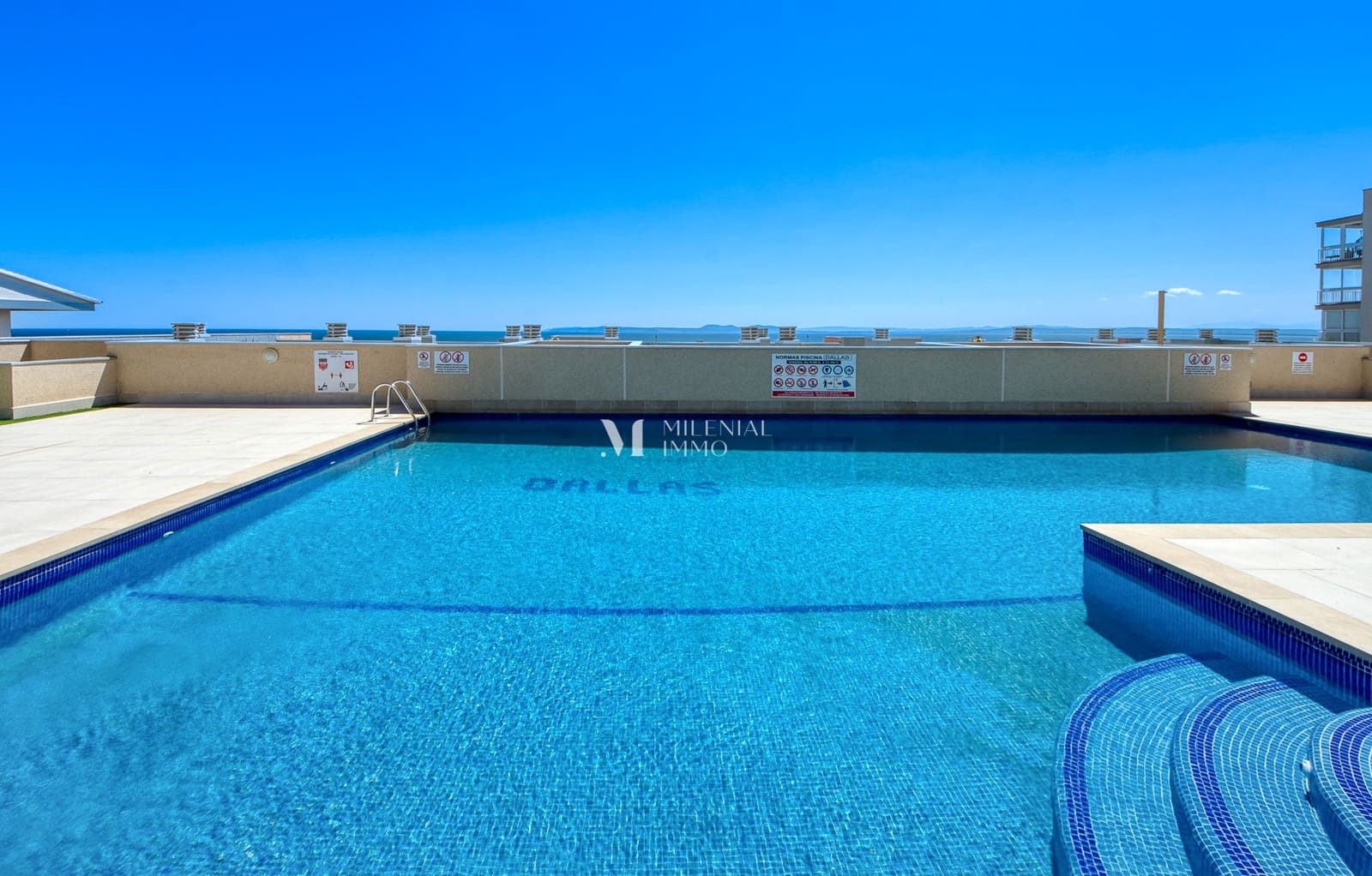 3 bedroom Apartment for sale in Roses with pool garage - € 575,000 (Ref: 10043459)
