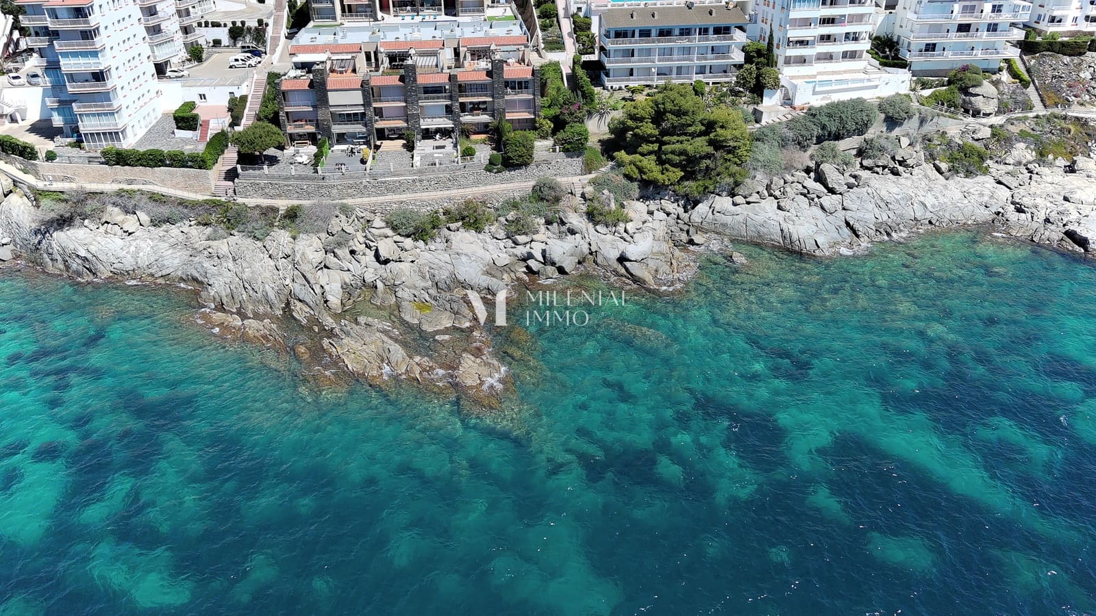 3 bedroom Apartment for sale in Roses with pool garage - € 575,000 (Ref: 10043459)