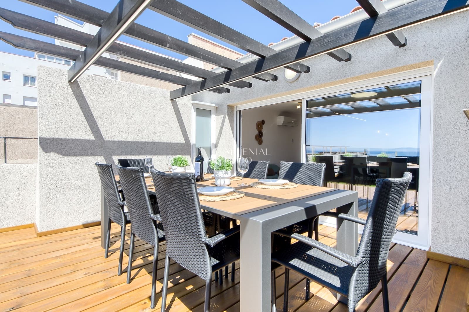 3 bedroom Apartment for sale in Roses with pool garage - € 575,000 (Ref: 10043459)
