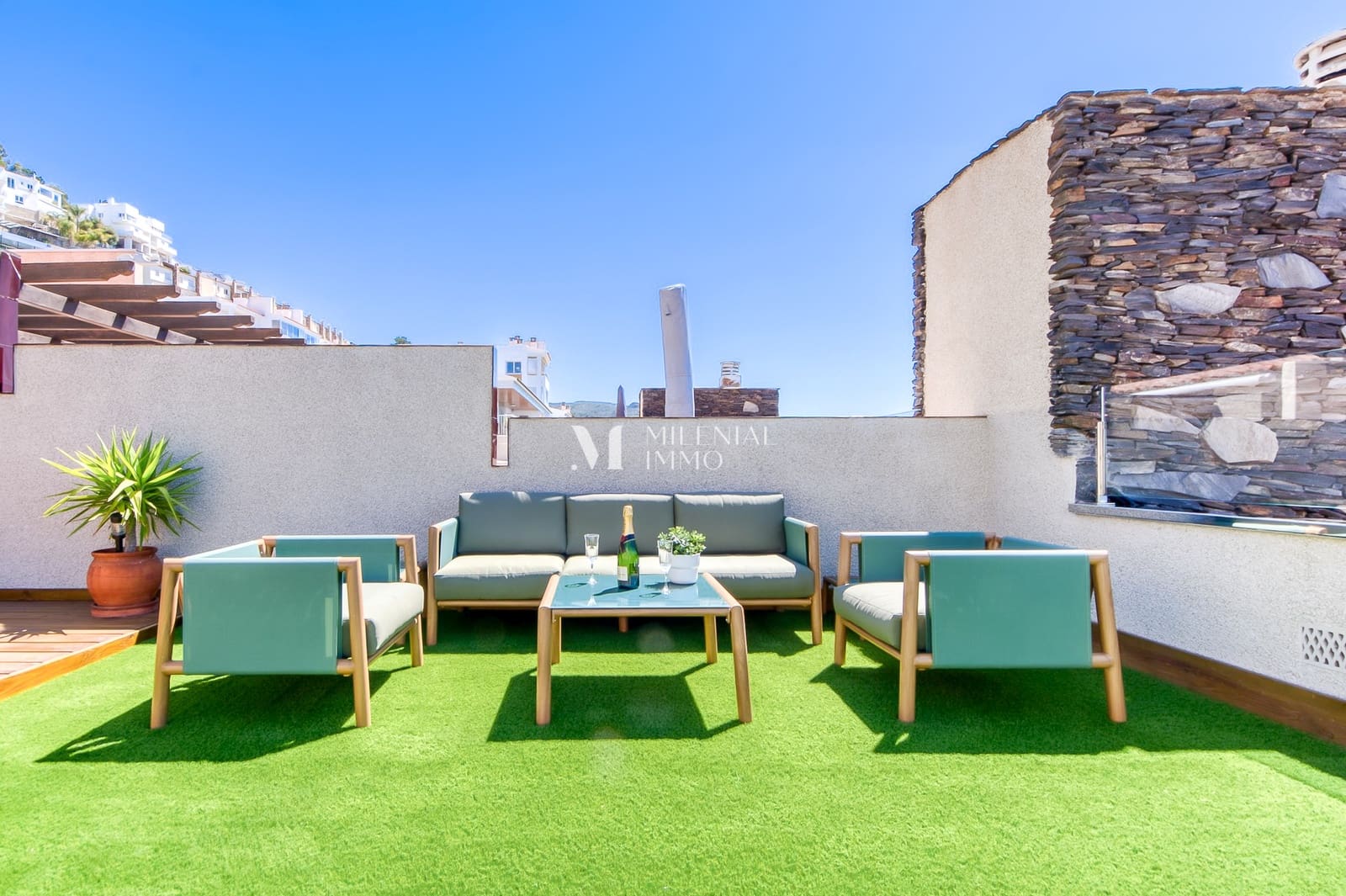 3 bedroom Apartment for sale in Roses with pool garage - € 575,000 (Ref: 10043459)