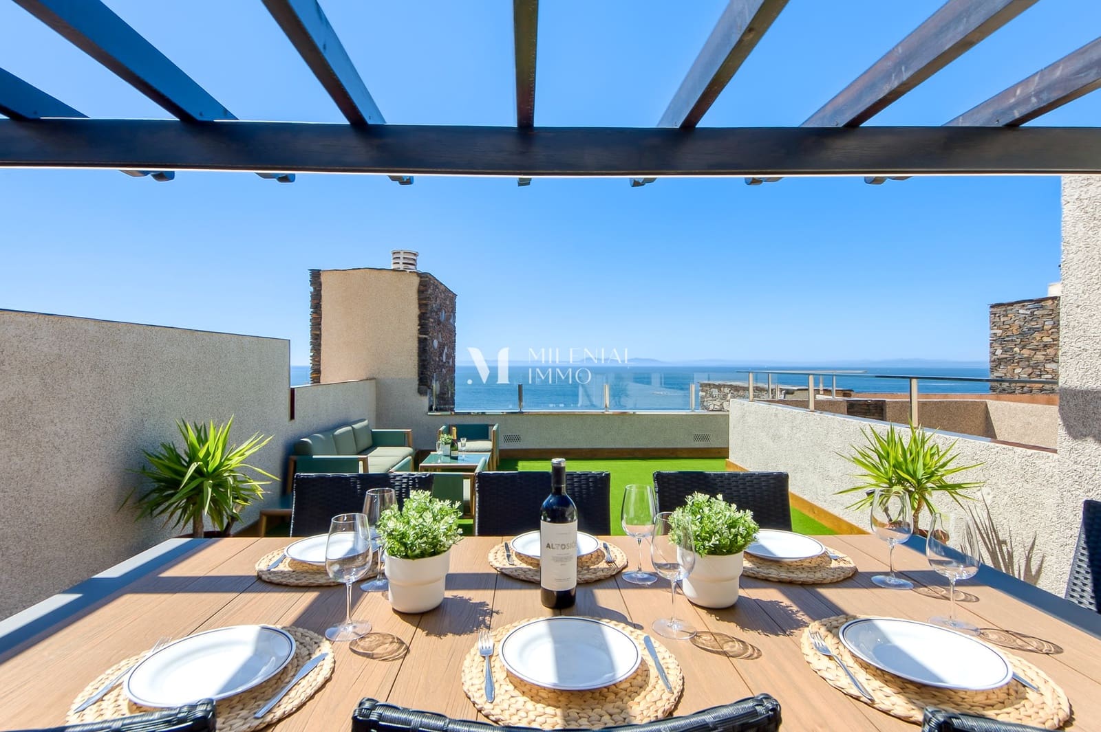 3 bedroom Apartment for sale in Roses with pool garage - € 575,000 (Ref: 10043459)