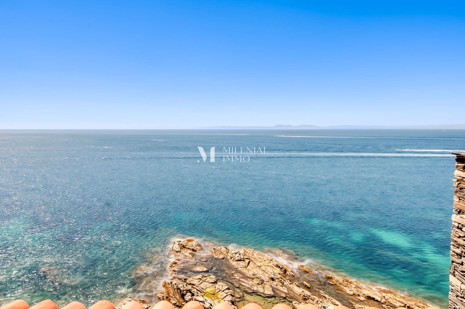 3 bedroom Apartment for sale in Roses with pool garage - € 575,000 (Ref: 10043459)