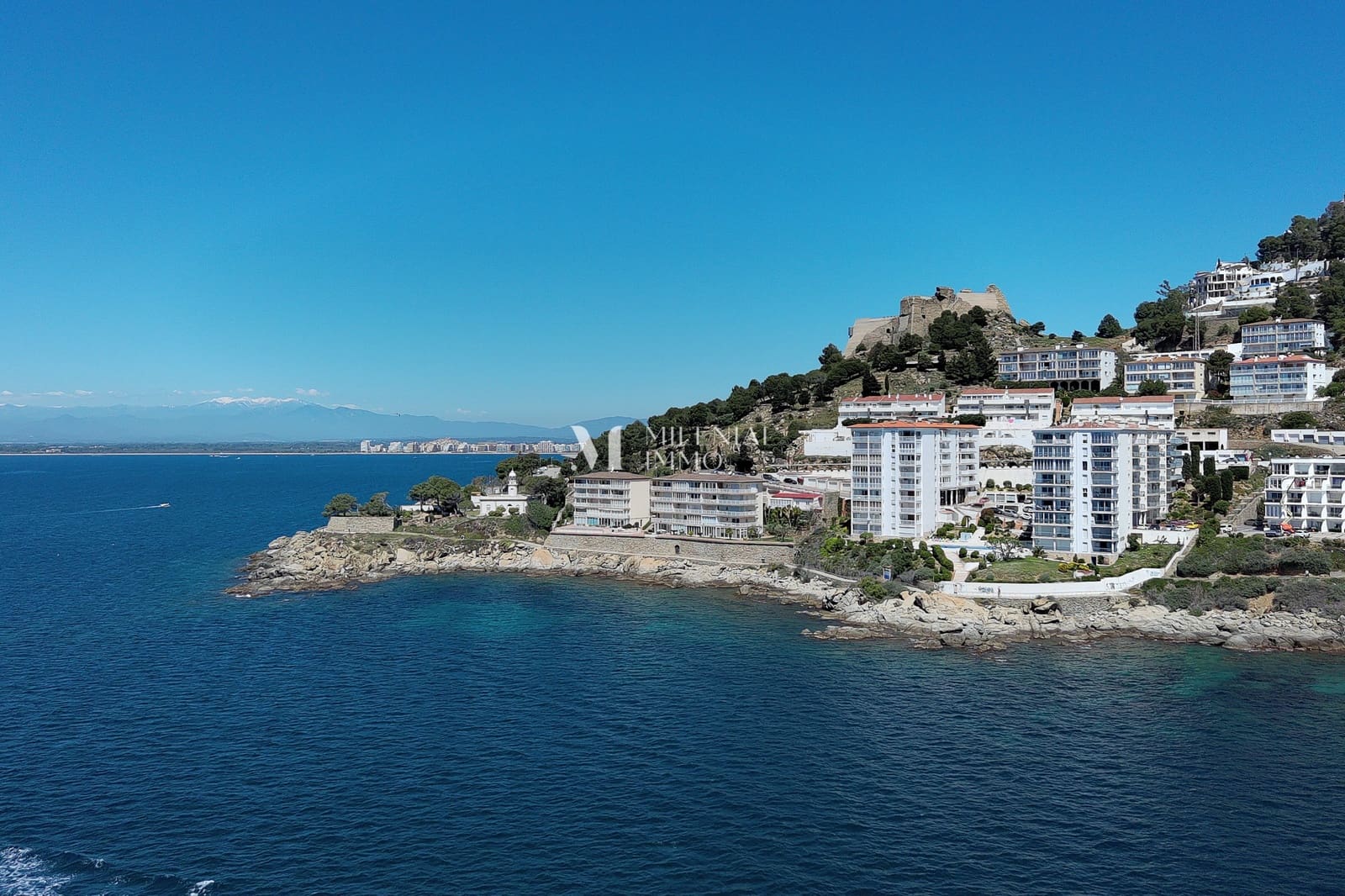 3 bedroom Apartment for sale in Roses with pool garage - € 575,000 (Ref: 10043459)