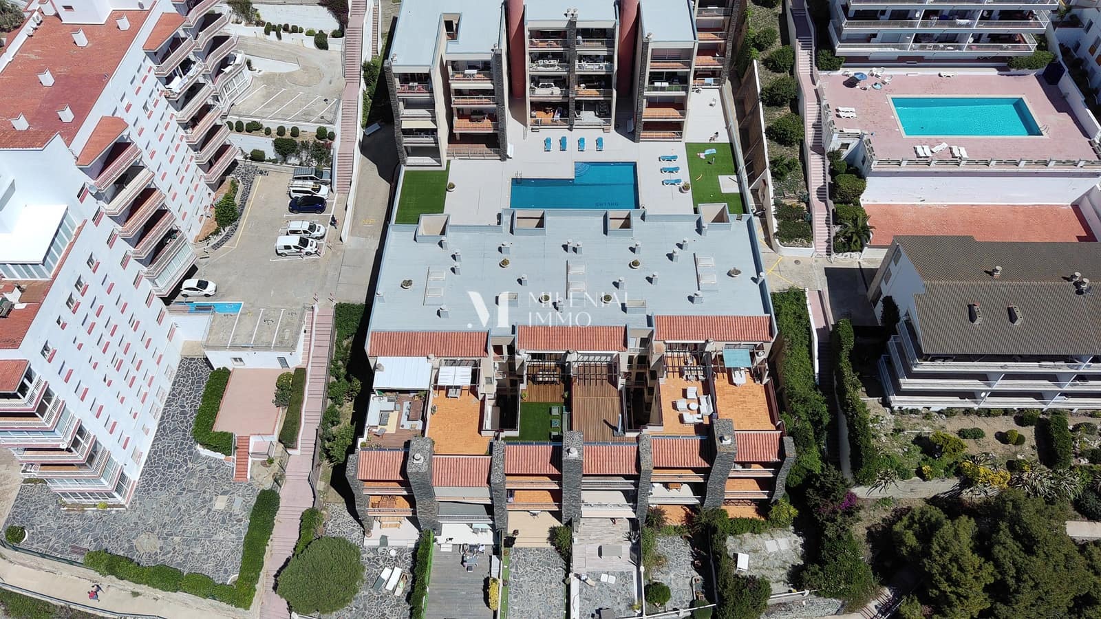 3 bedroom Apartment for sale in Roses with pool garage - € 575,000 (Ref: 10043459)