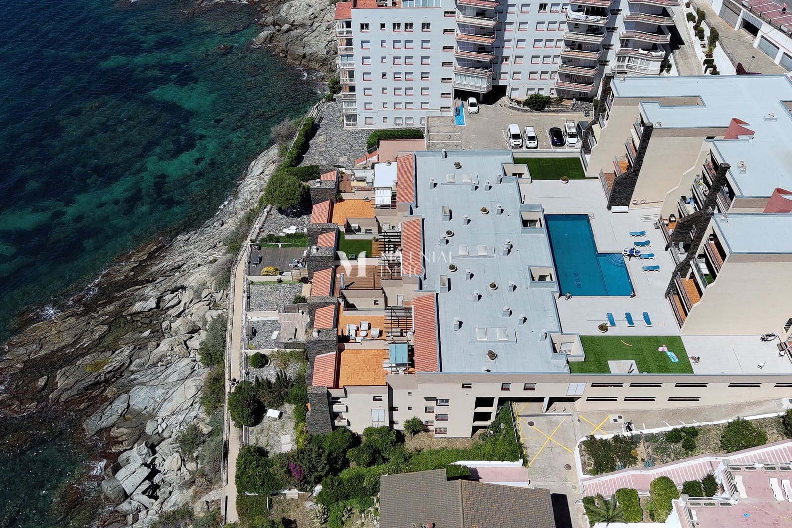 3 bedroom Apartment for sale in Roses with pool garage - € 575,000 (Ref: 10043459)