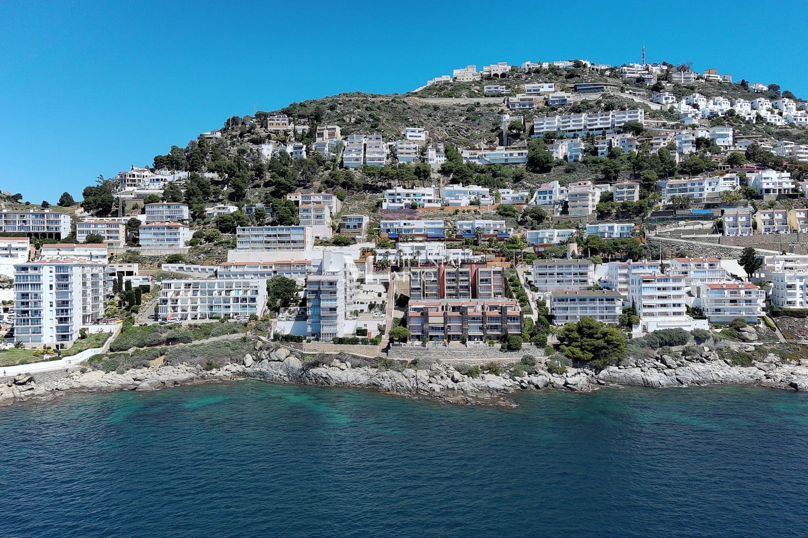 3 bedroom Apartment for sale in Roses with pool garage - € 575,000 (Ref: 10043459)