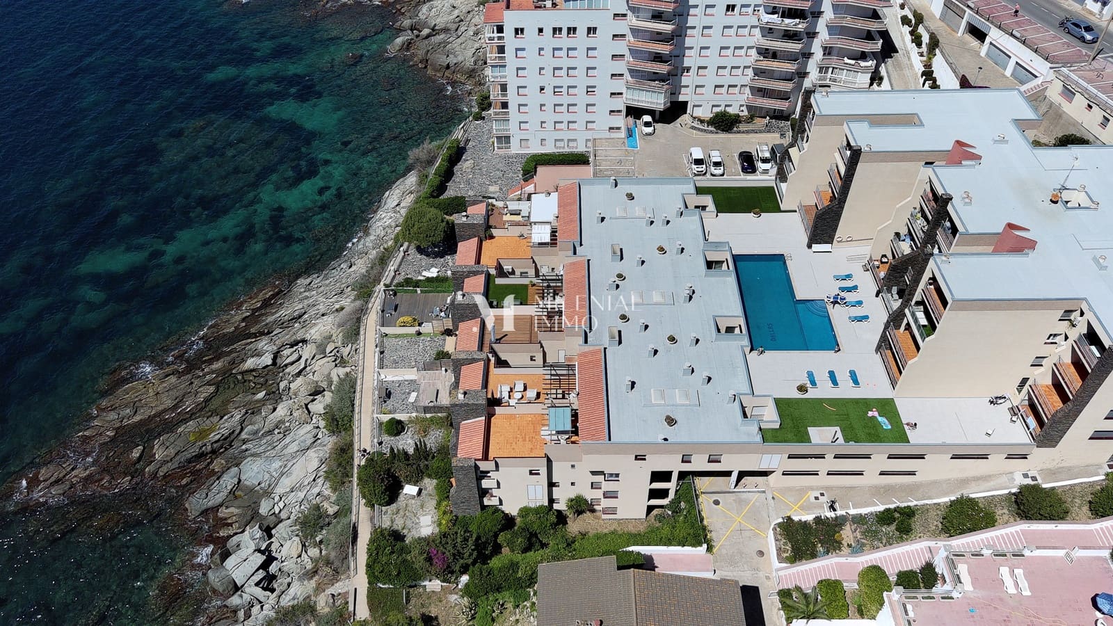 3 bedroom Apartment for sale in Roses with pool garage - € 575,000 (Ref: 10043459)