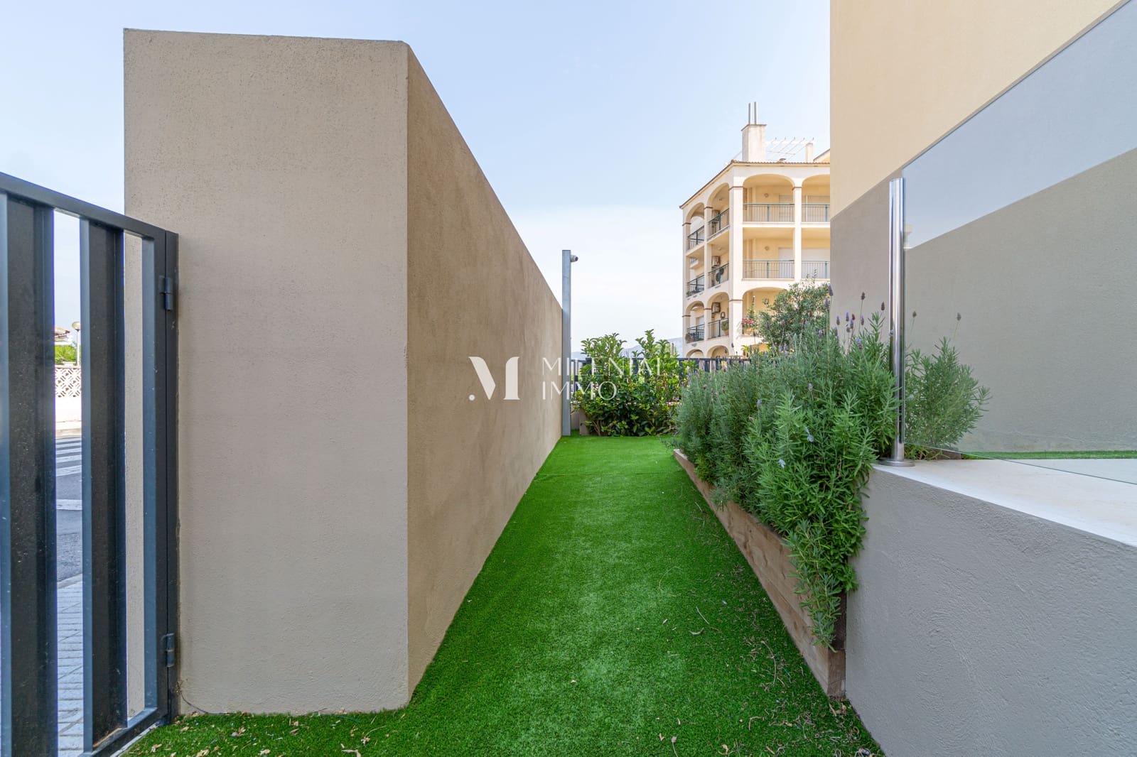 2 bedroom Apartment for sale in Roses with garage - € 625,000 (Ref: 10045837)
