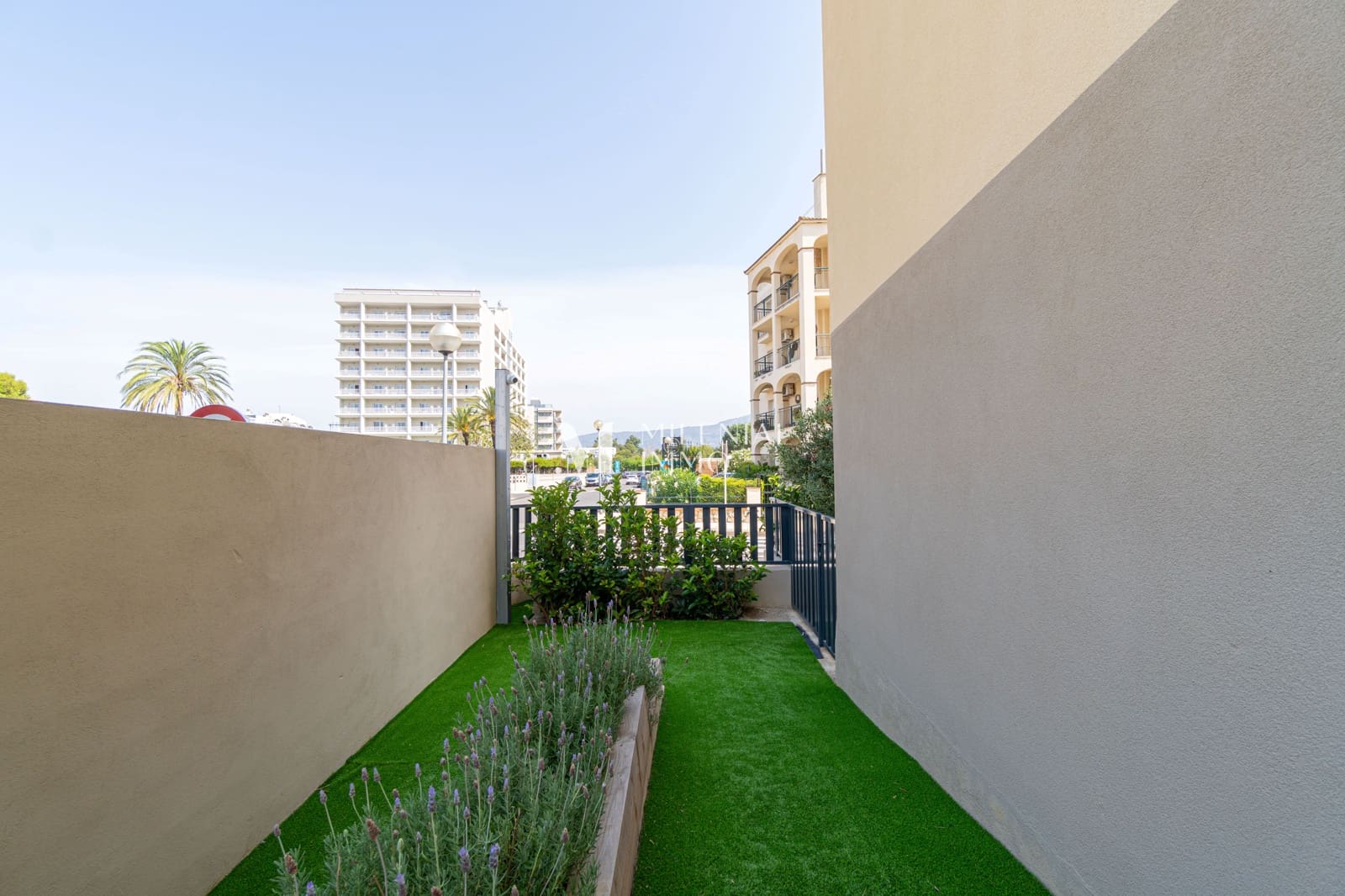 2 bedroom Apartment for sale in Roses with garage - € 625,000 (Ref: 10045837)
