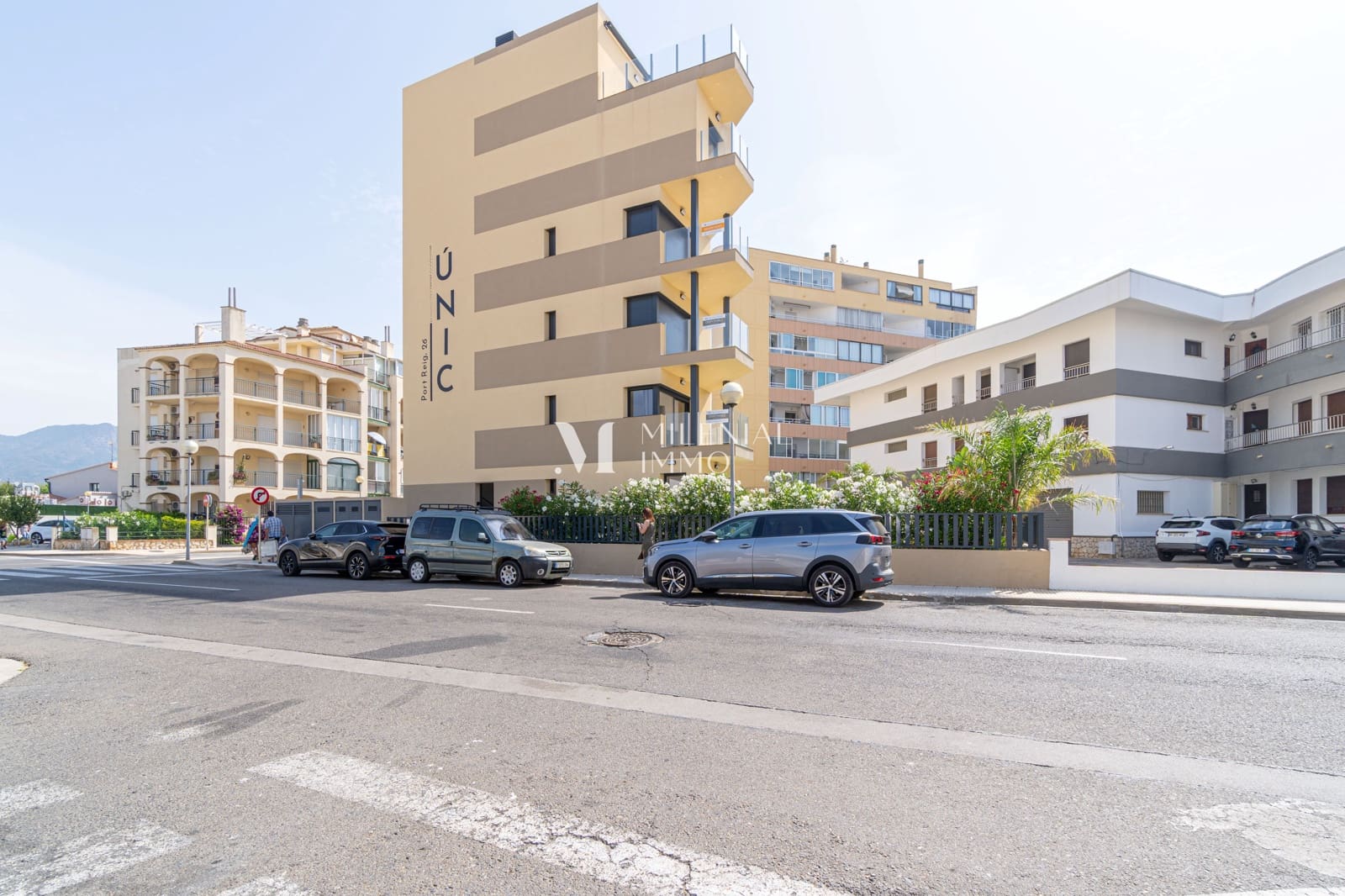 2 bedroom Apartment for sale in Roses with garage - € 625,000 (Ref: 10045837)