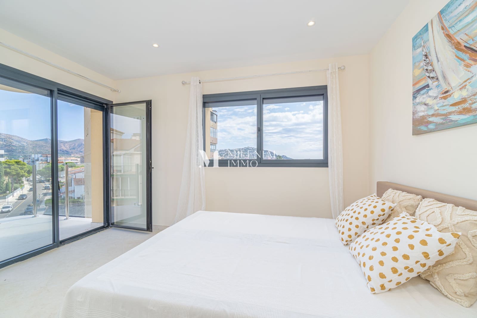 2 bedroom Apartment for sale in Roses with garage - € 625,000 (Ref: 10045837)