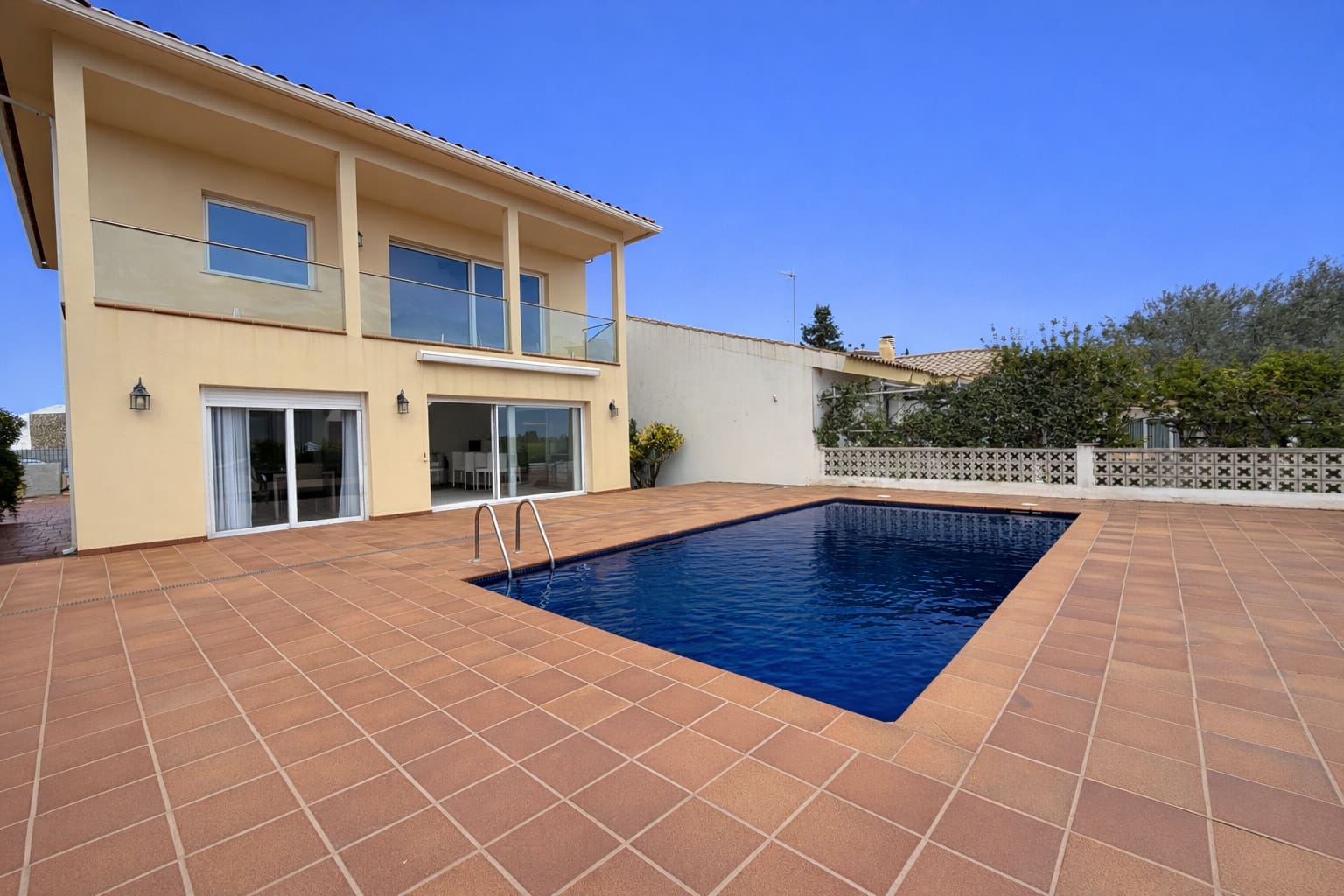 Chalet de 4 habitaciones en Roses en venta con piscina garaje - 1.250.000 € (Ref: 10086758)