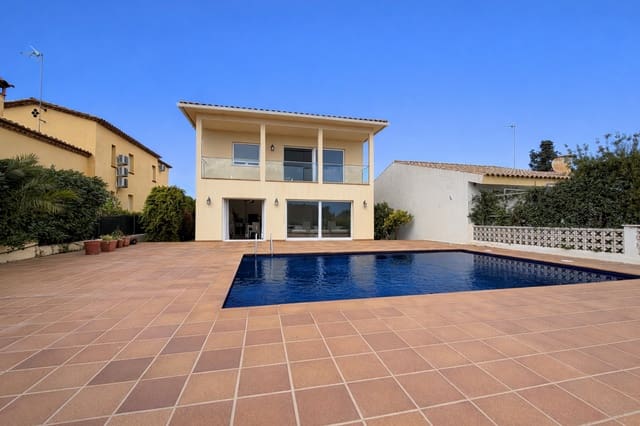 Chalet de 4 habitaciones en Santa Margarida, Roses en venta con piscina garaje - 1.250.000 € (Ref: 10086758)