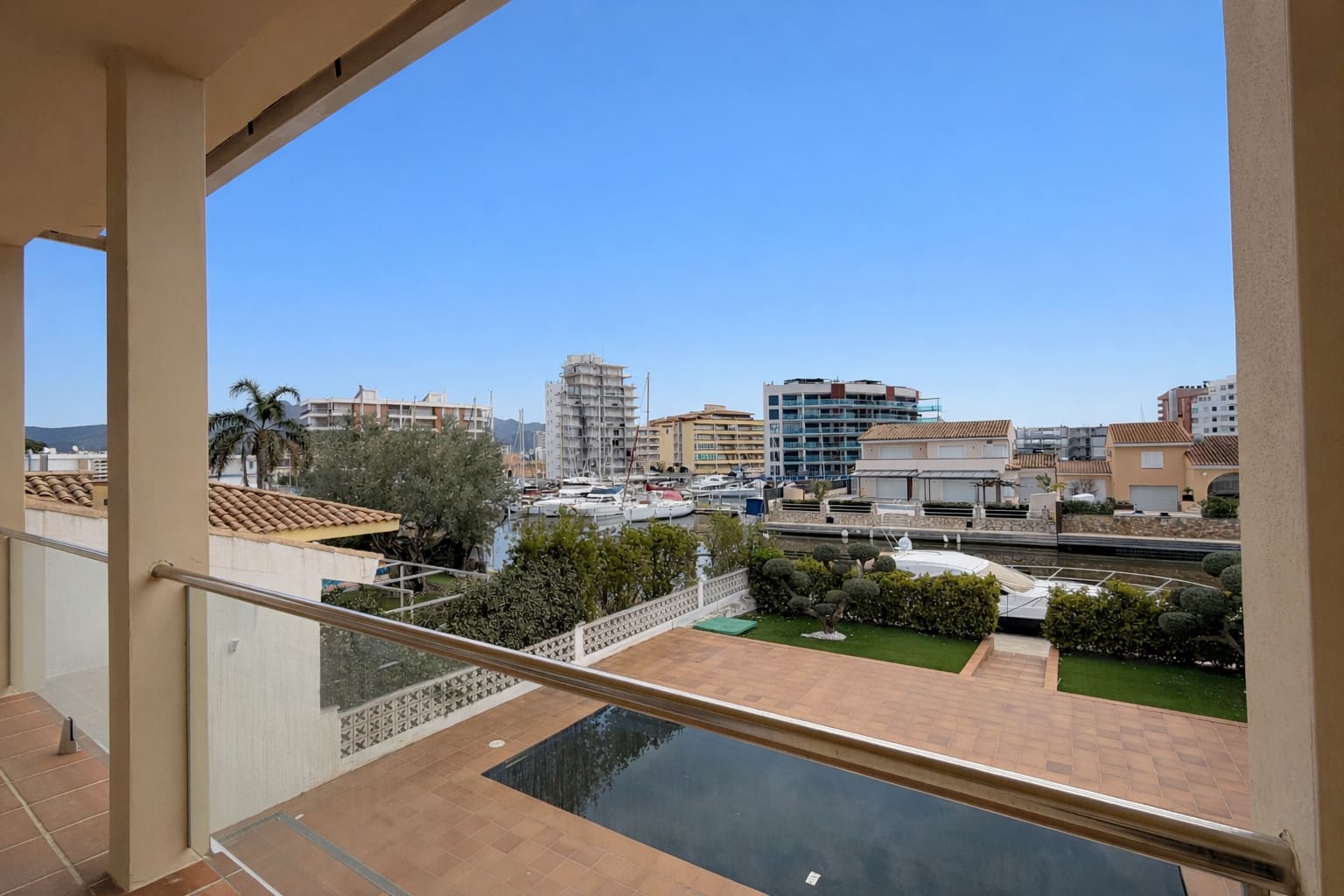 Chalet de 4 habitaciones en Roses en venta con piscina garaje - 1.250.000 € (Ref: 10086758)