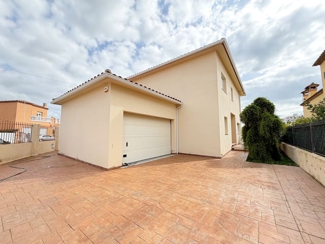 Chalet de 4 habitaciones en Santa Margarida, Roses en venta con piscina garaje - 1.250.000 € (Ref: 10086758)