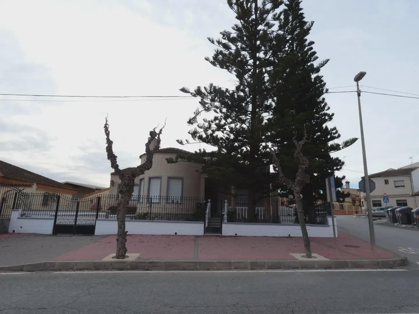 Chalet de 4 habitaciones en Avileses en venta con garaje - 249.900 € (Ref: 10039910)