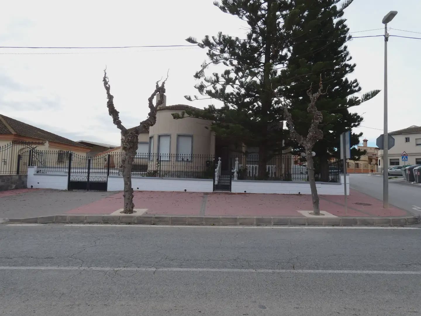 Chalet de 4 habitaciones en Avileses en venta con garaje - 249.900 € (Ref: 10039910)