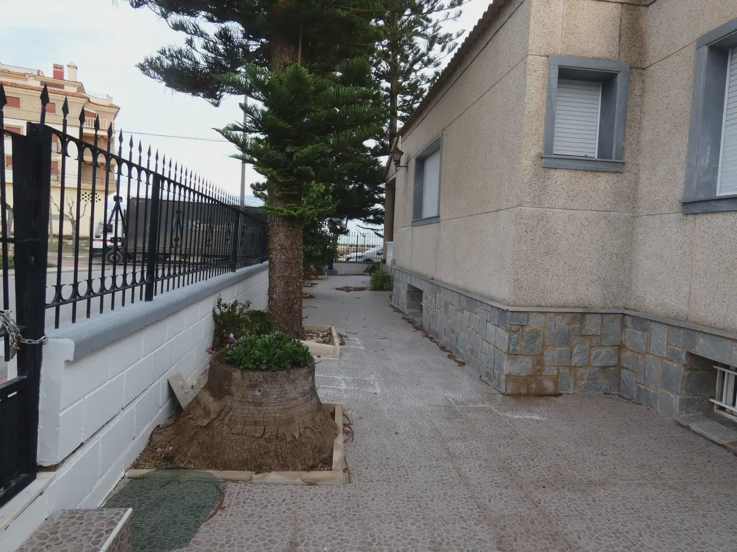 Chalet de 4 habitaciones en Avileses en venta con garaje - 249.900 € (Ref: 10039910)