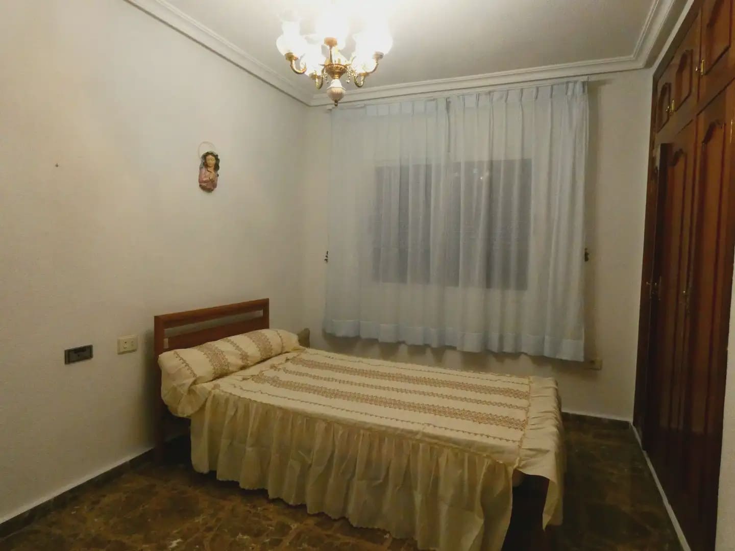 Chalet de 4 habitaciones en Avileses en venta con garaje - 249.900 € (Ref: 10039910)