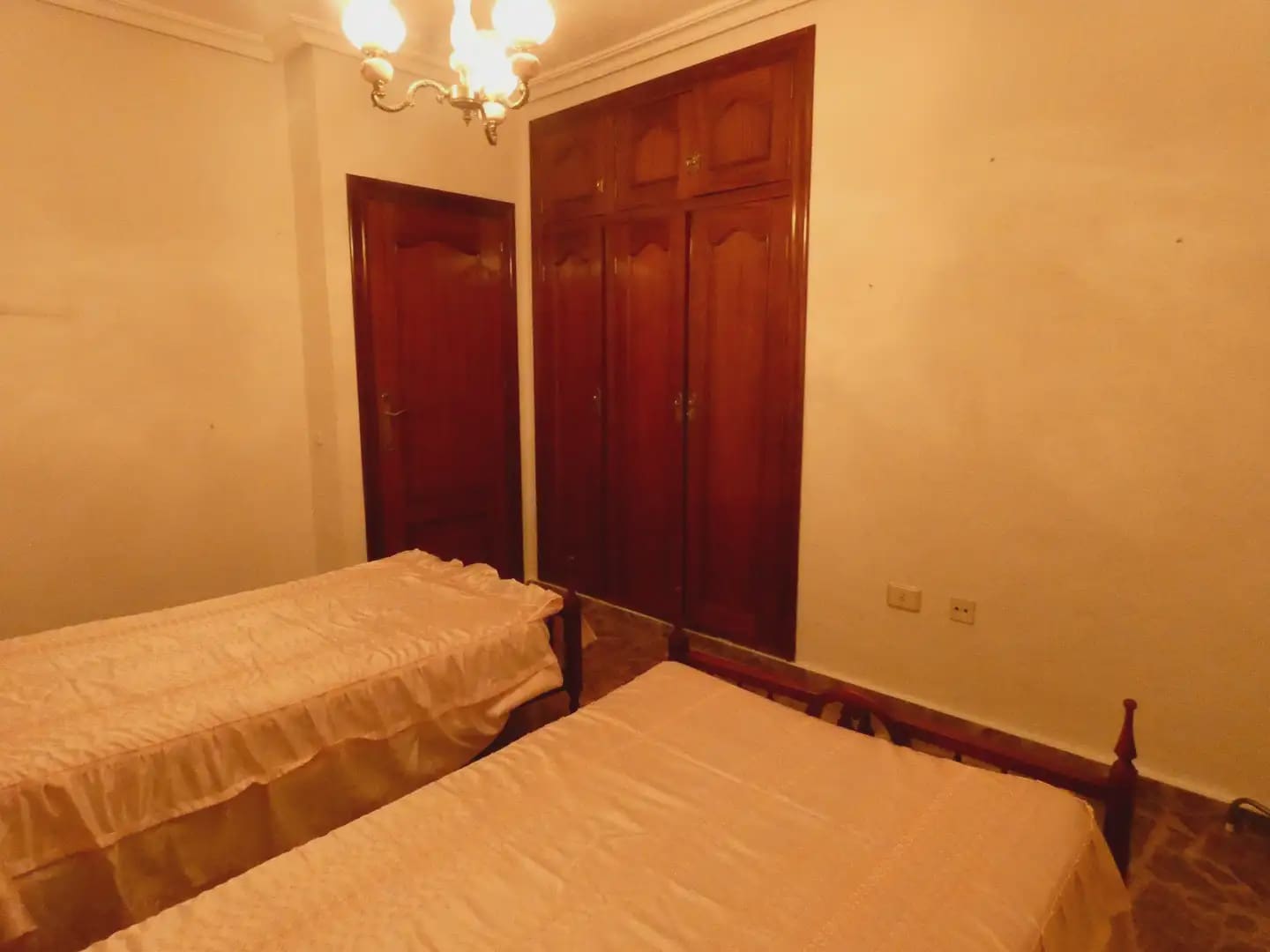 Chalet de 4 habitaciones en Avileses en venta con garaje - 249.900 € (Ref: 10039910)