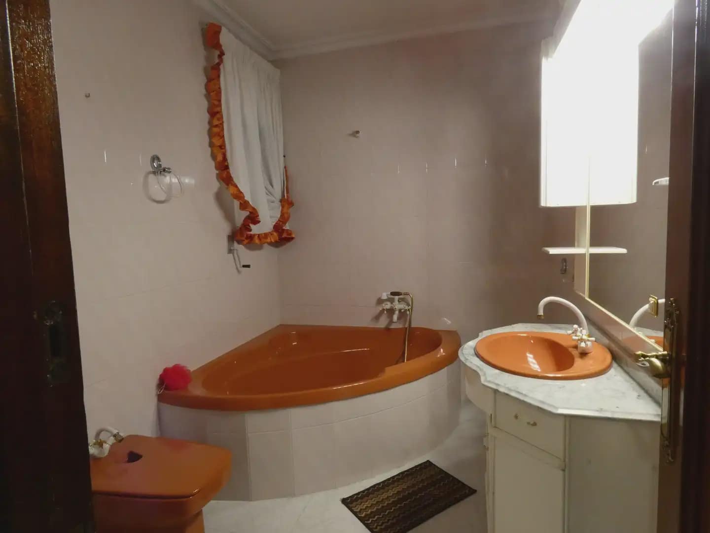 Chalet de 4 habitaciones en Avileses en venta con garaje - 249.900 € (Ref: 10039910)