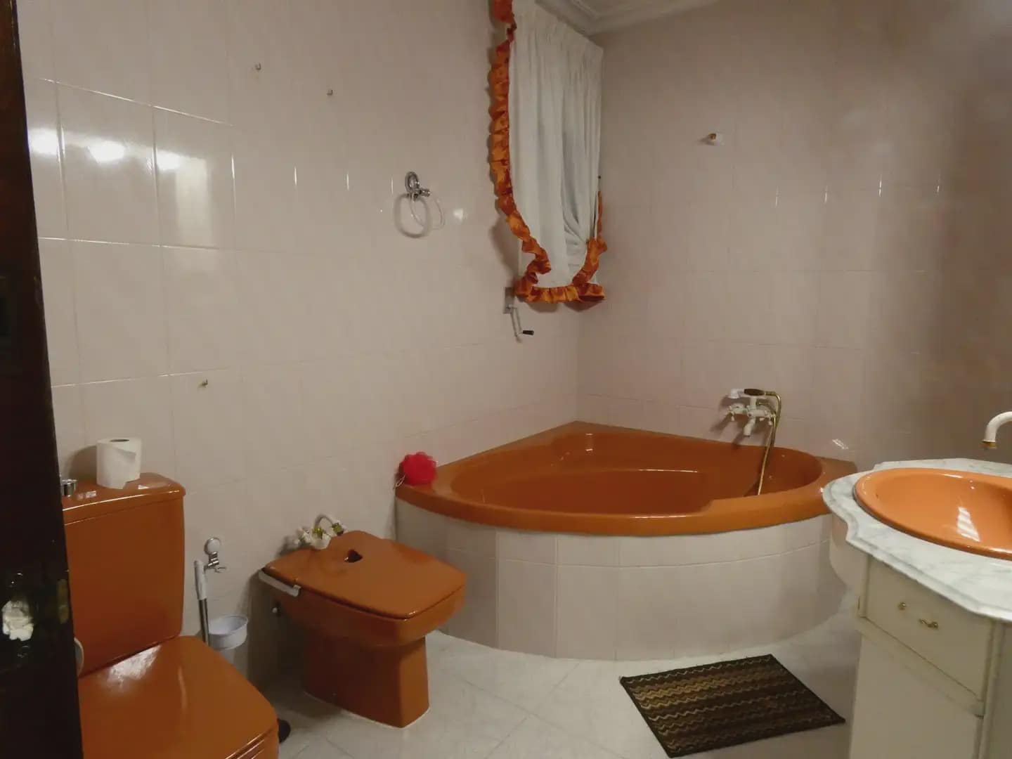 Chalet de 4 habitaciones en Avileses en venta con garaje - 249.900 € (Ref: 10039910)