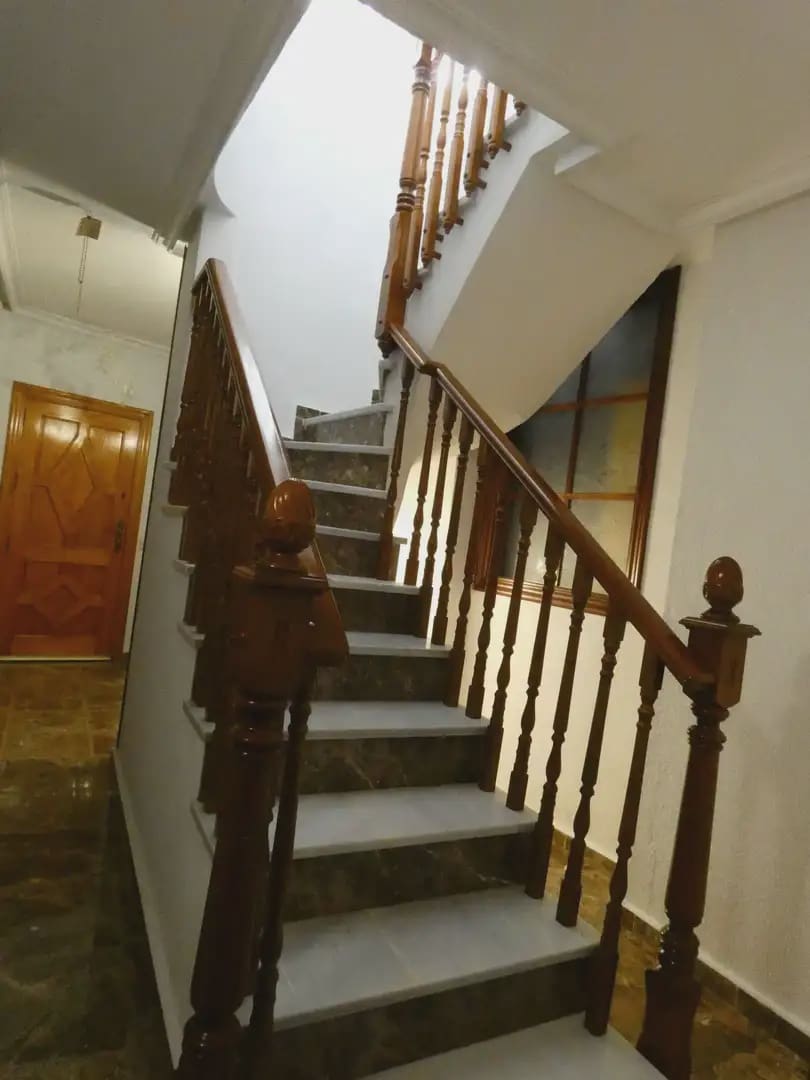 Chalet de 4 habitaciones en Avileses en venta con garaje - 249.900 € (Ref: 10039910)