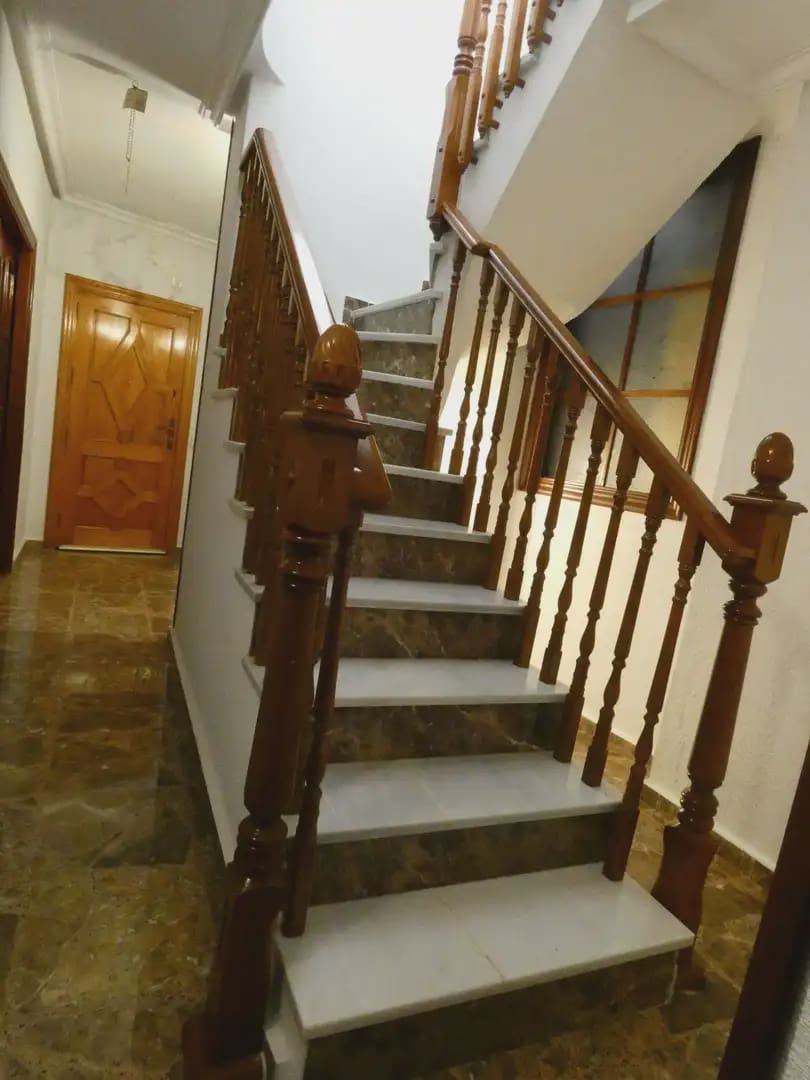 Chalet de 4 habitaciones en Avileses en venta con garaje - 249.900 € (Ref: 10039910)