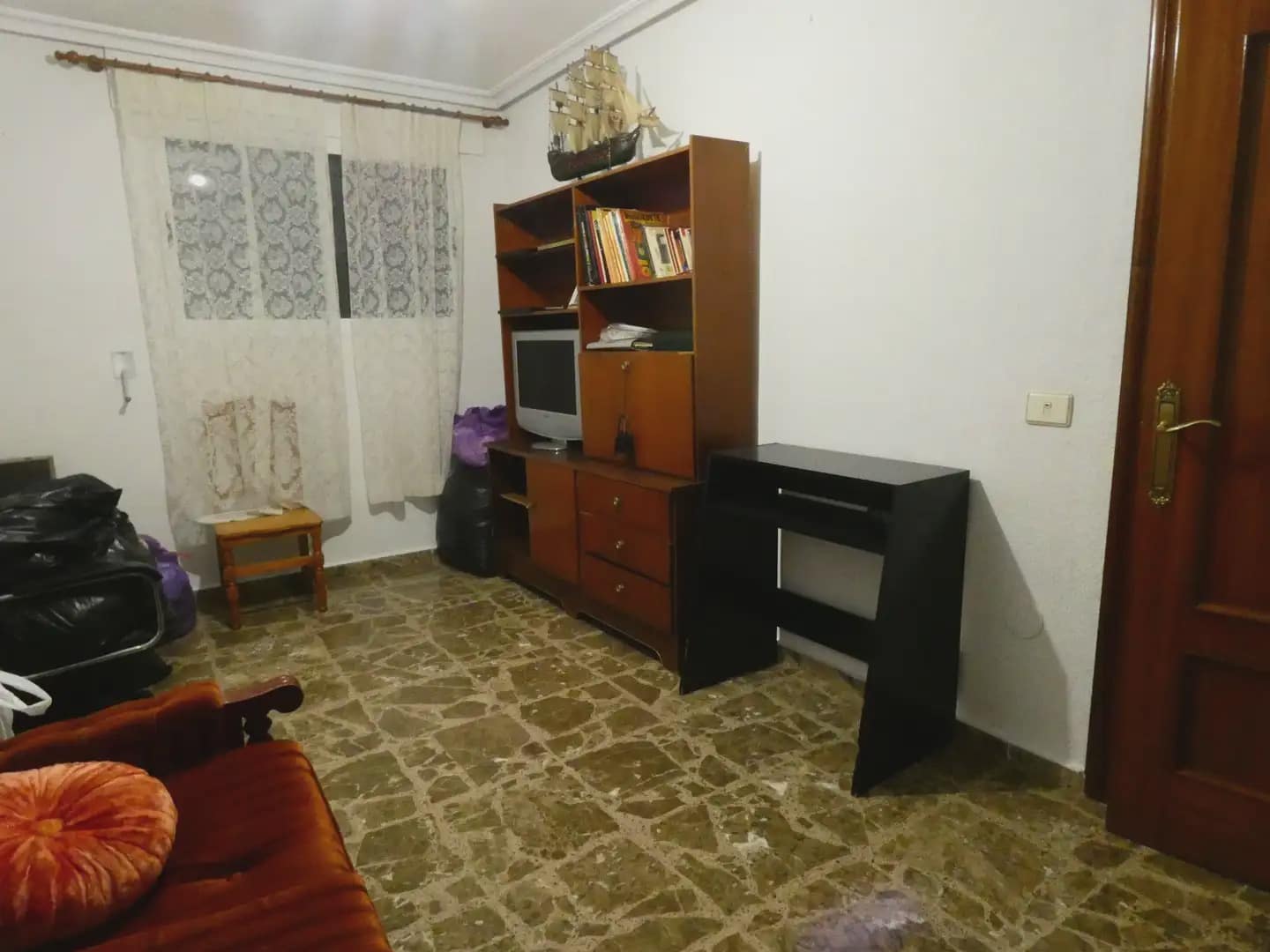 Chalet de 4 habitaciones en Avileses en venta con garaje - 249.900 € (Ref: 10039910)