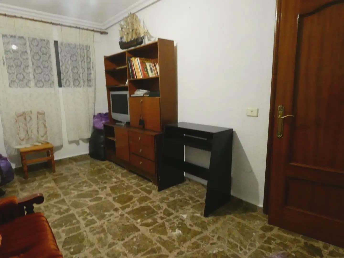 Chalet de 4 habitaciones en Avileses en venta con garaje - 249.900 € (Ref: 10039910)
