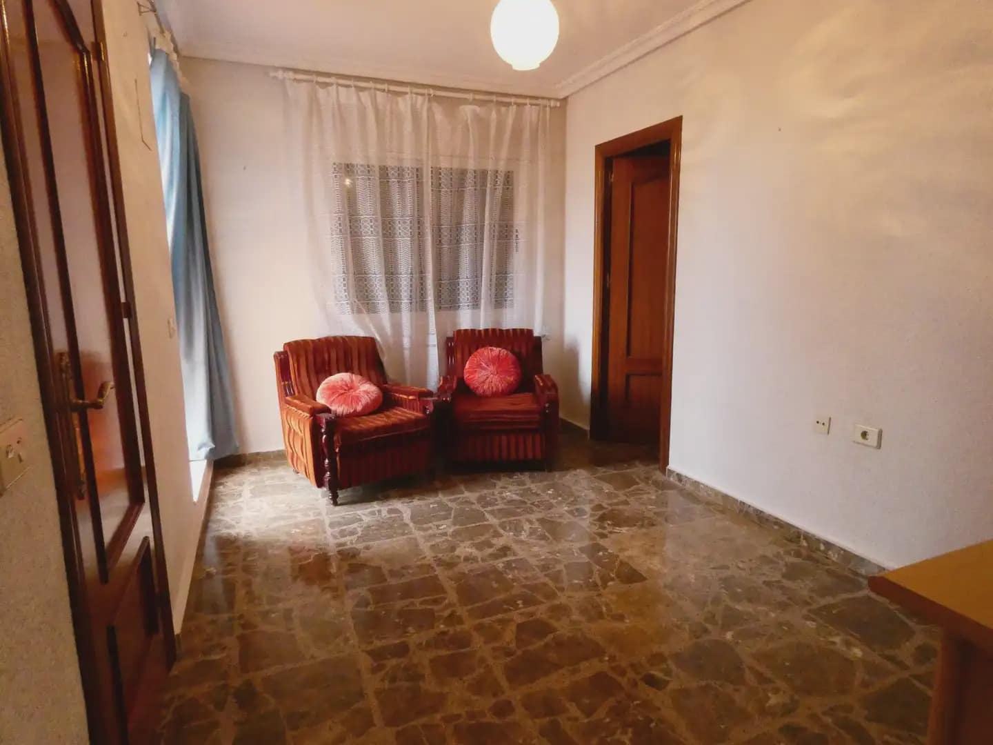 Chalet de 4 habitaciones en Avileses en venta con garaje - 249.900 € (Ref: 10039910)