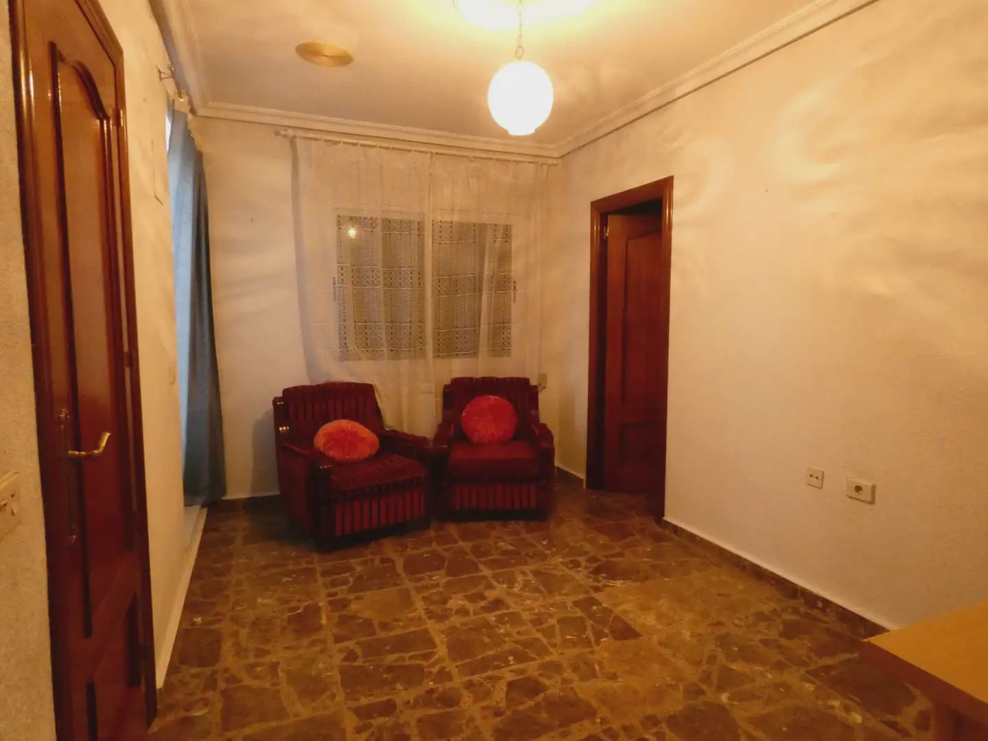 Chalet de 4 habitaciones en Avileses en venta con garaje - 249.900 € (Ref: 10039910)
