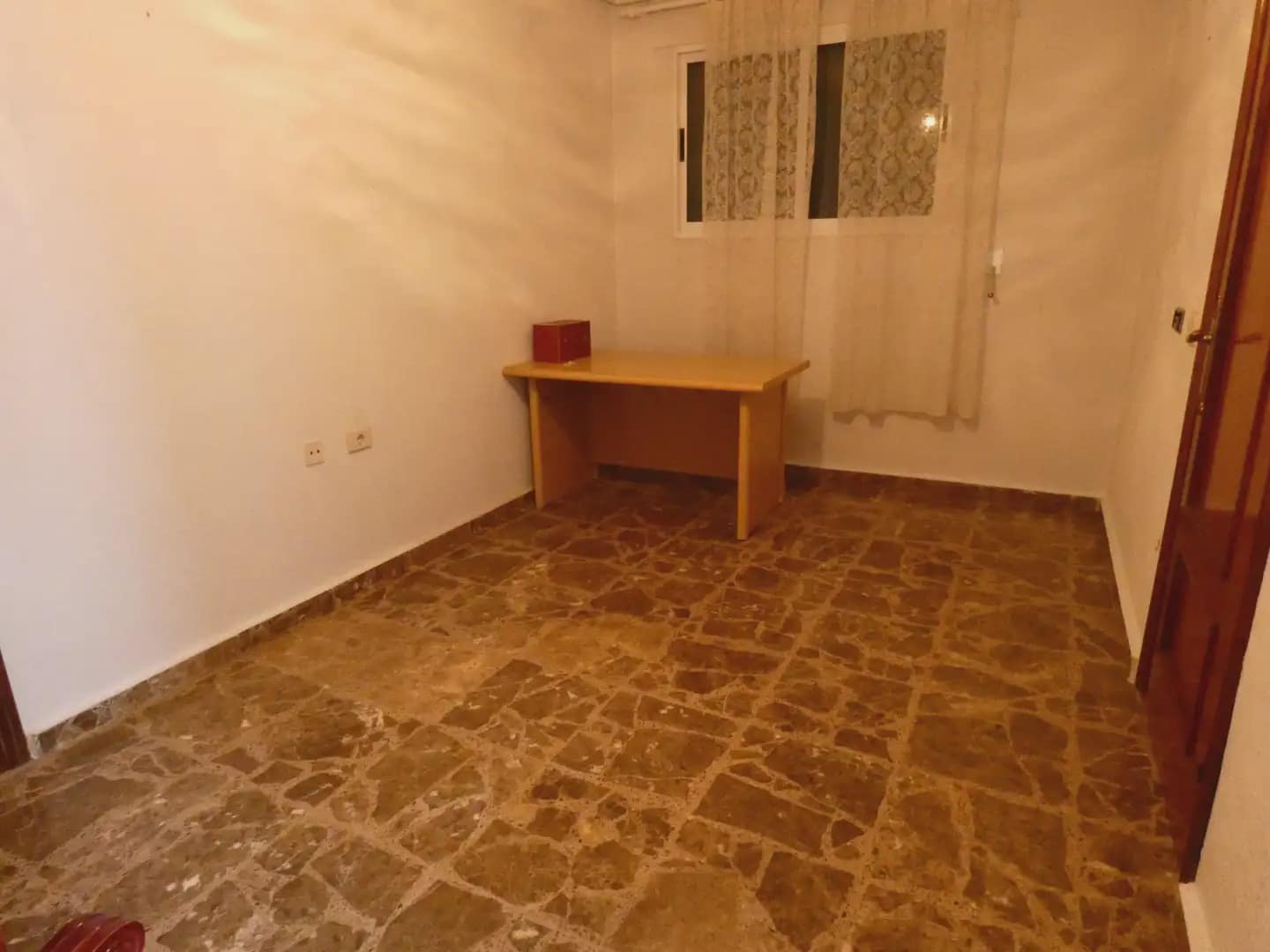 Chalet de 4 habitaciones en Avileses en venta con garaje - 249.900 € (Ref: 10039910)