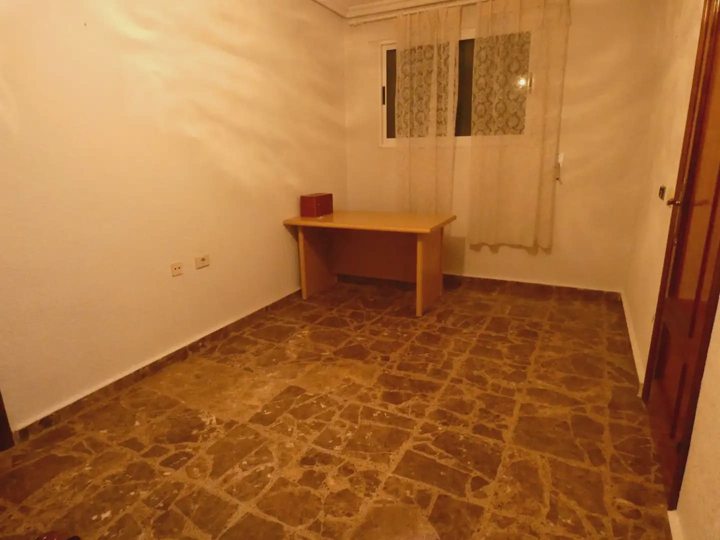 Chalet de 4 habitaciones en Avileses en venta con garaje - 249.900 € (Ref: 10039910)