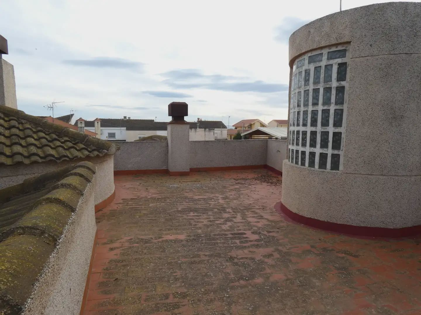 Chalet de 4 habitaciones en Avileses en venta con garaje - 249.900 € (Ref: 10039910)
