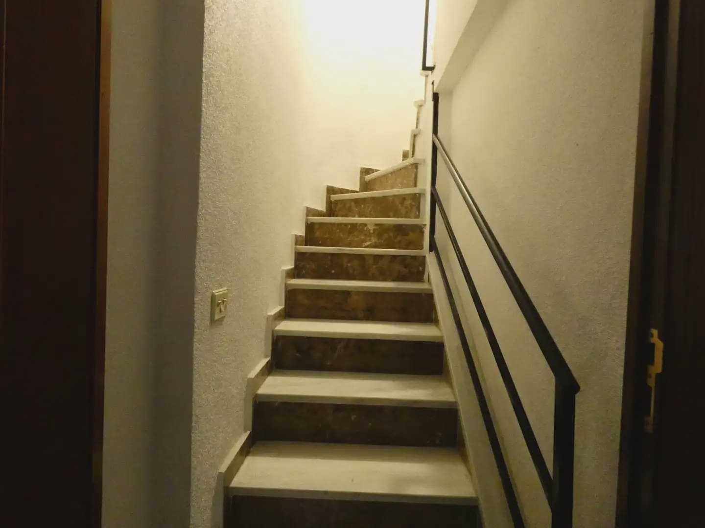 Chalet de 4 habitaciones en Avileses en venta con garaje - 249.900 € (Ref: 10039910)