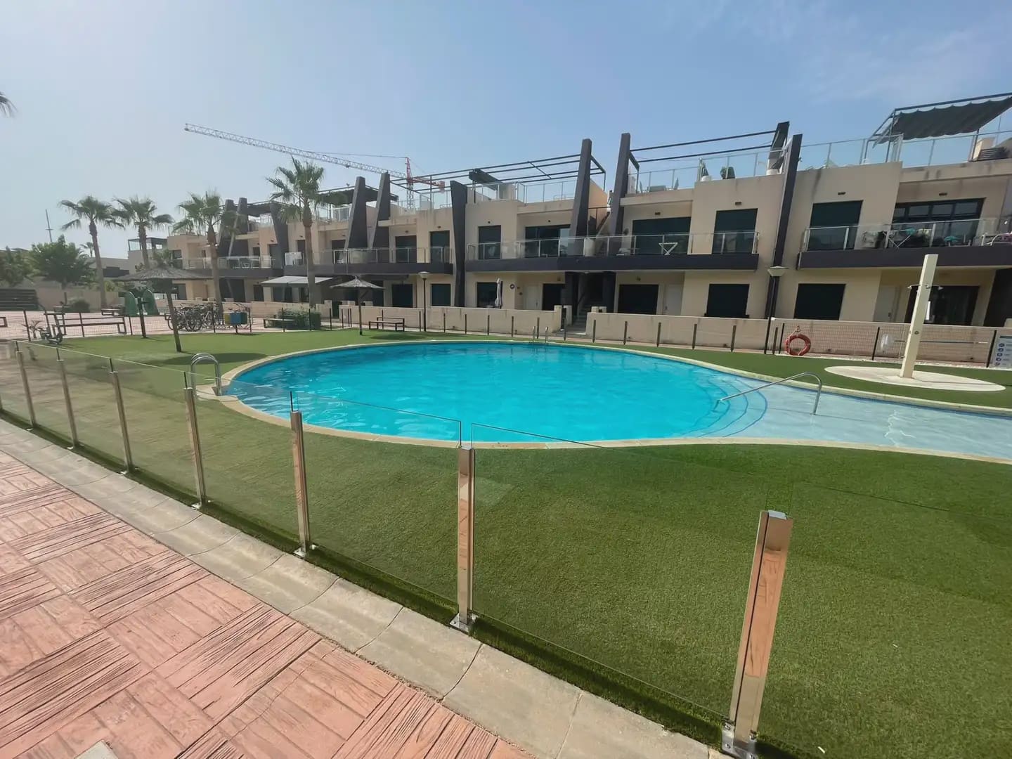 Bungalow de 2 habitaciones en Pilar de la Horadada en venta con piscina - 290.000 € (Ref: 10039953)