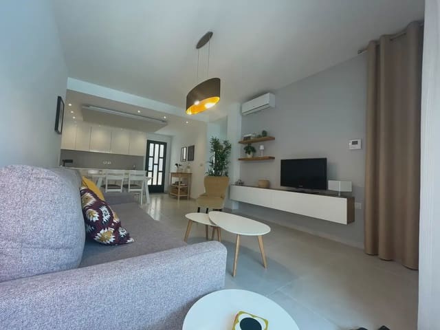 Bungalow de 2 habitaciones en El Mojon, Pilar de la Horadada en venta con piscina - 290.000 € (Ref: 10039953)