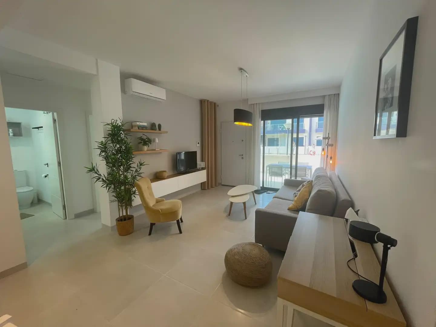 Bungalow de 2 habitaciones en Pilar de la Horadada en venta con piscina - 290.000 € (Ref: 10039953)