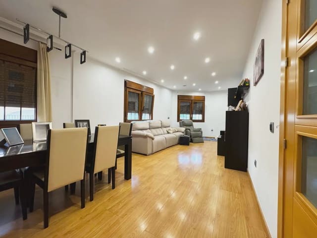 4 soveværelse Byhus til salg i San Pedro del Pinatar ciudad, San Pedro del Pinatar med garage - € 249.900 (Ref: 10044273)
