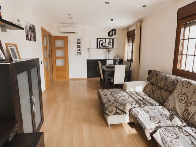 4 soveværelse Byhus til salg i San Pedro del Pinatar ciudad, San Pedro del Pinatar med garage - € 249.900 (Ref: 10044273)