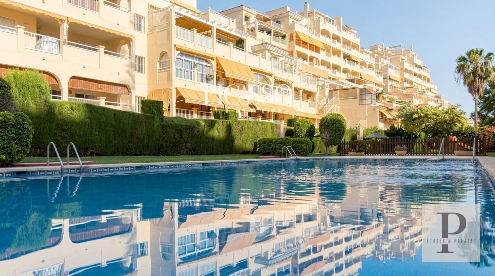 2 slaapkamer Flat te koop in Torrequebrada met zwembad garage - € 330.000 (Ref: 10112079)