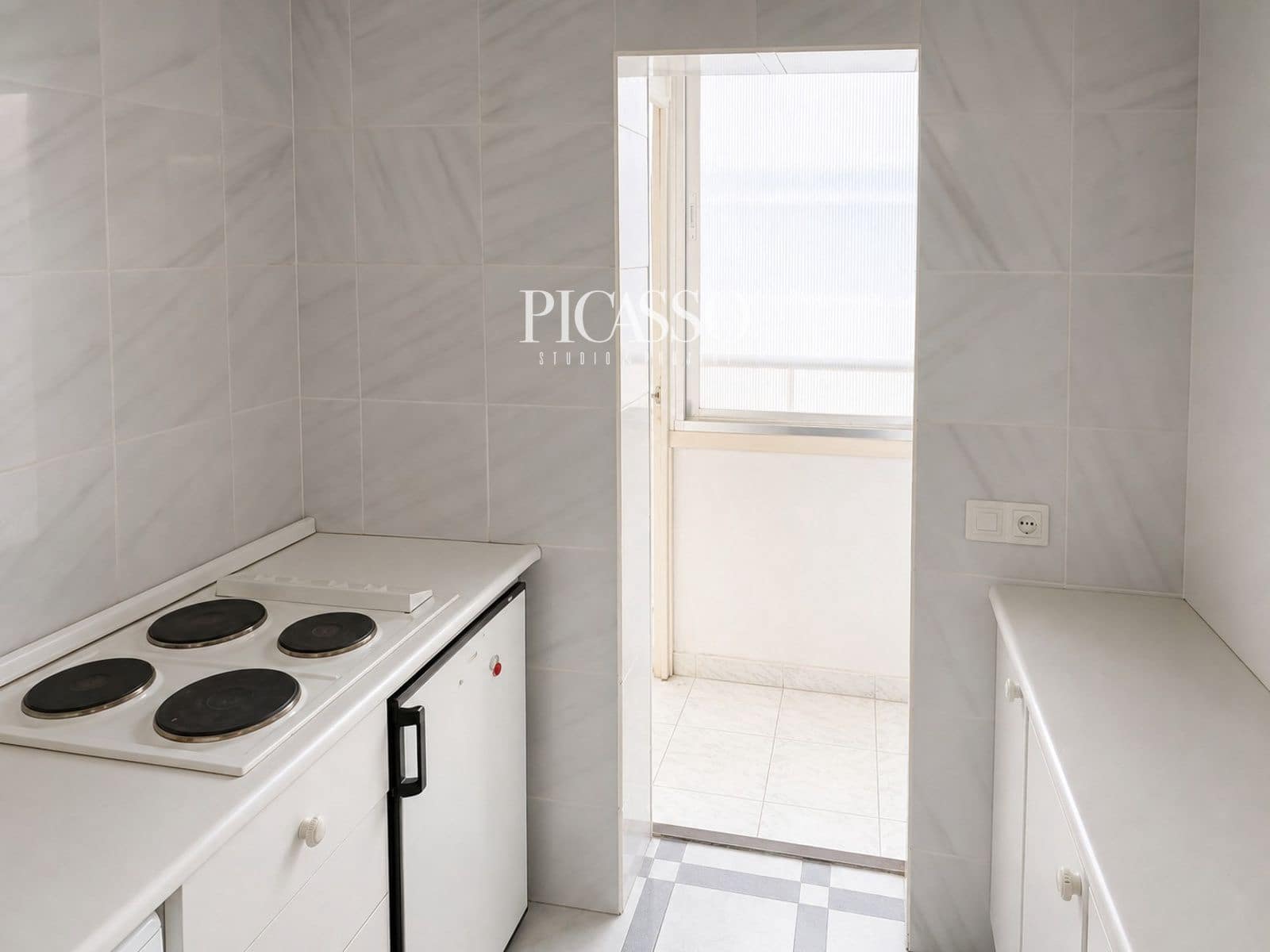 2 bedroom Flat for sale in Fuengirola with pool - € 299,000 (Ref: 10112080)