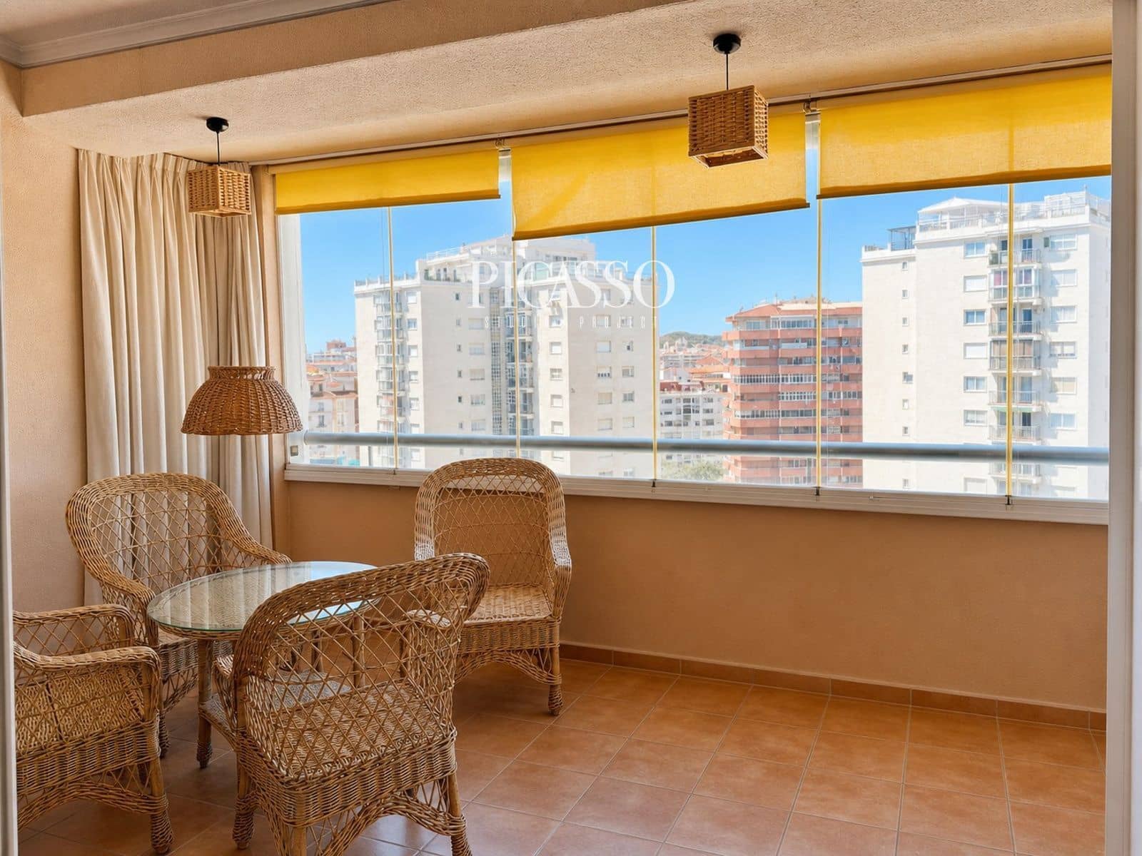 2 bedroom Flat for sale in Fuengirola with pool - € 299,000 (Ref: 10112080)